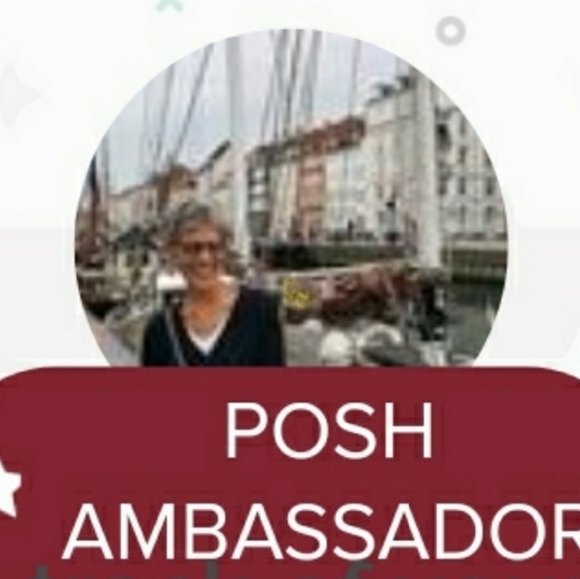Meet your Ambassador Posher - Picture 5 of 5